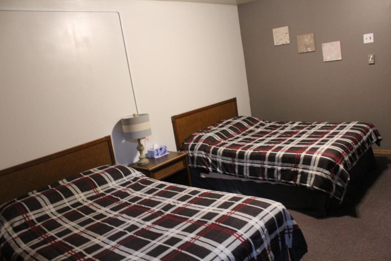 Valley Motor Lodge Minnedosa Bagian luar foto