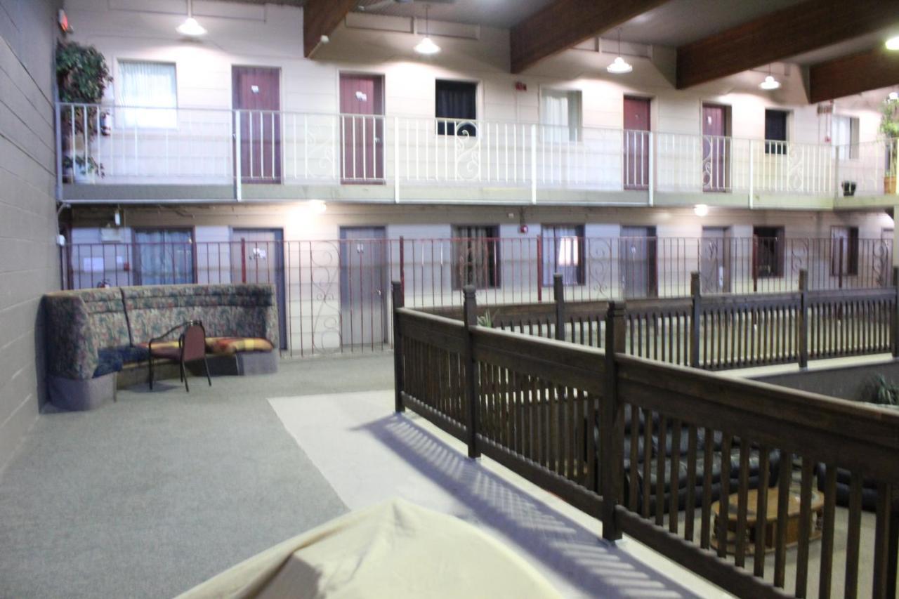 Valley Motor Lodge Minnedosa Bagian luar foto